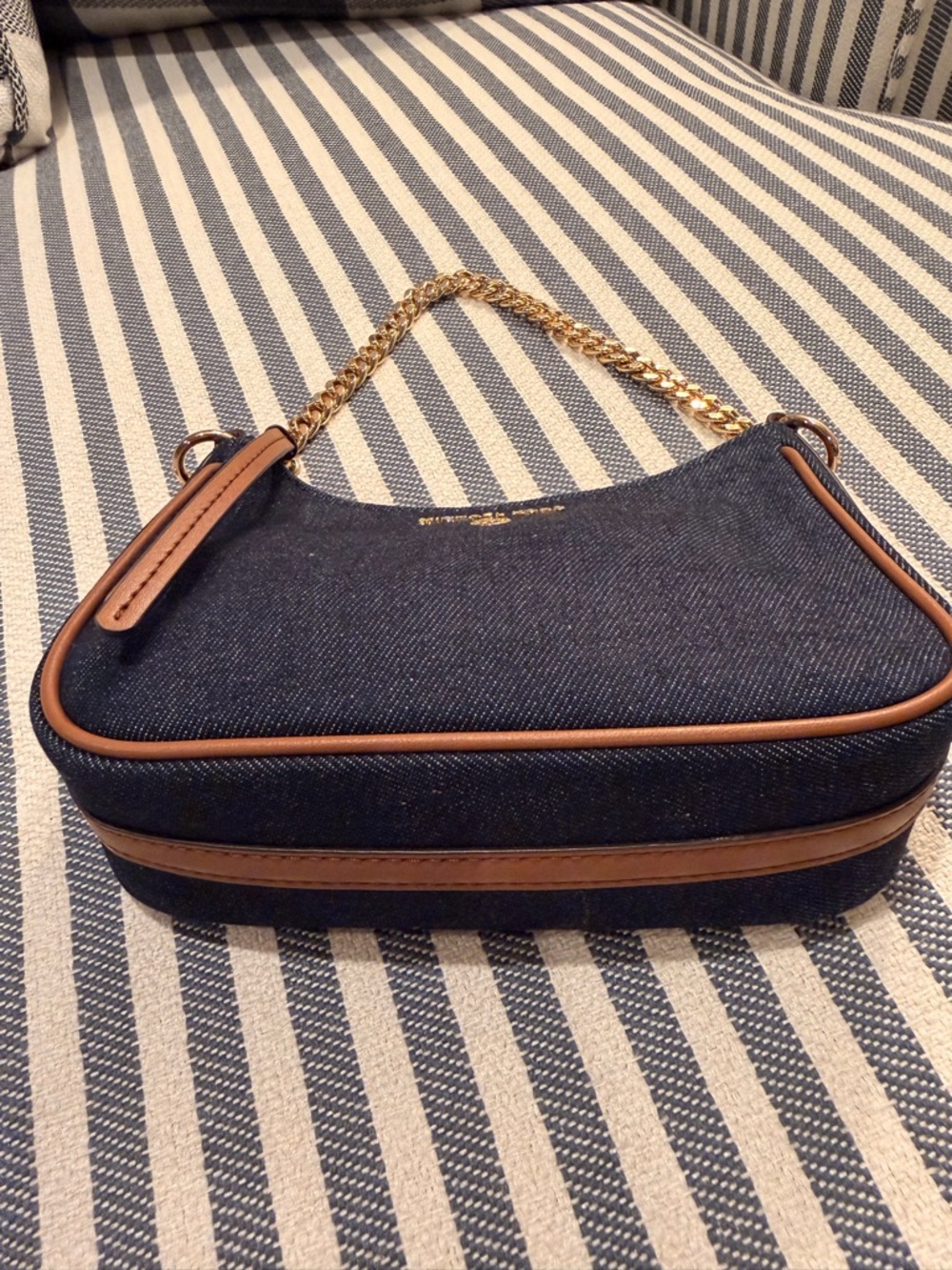 MICHAEL KORS “DENIM” (Retail:$198) Jet Set Charm pochette. 👖💙💙💙 - Picture 8 of 9